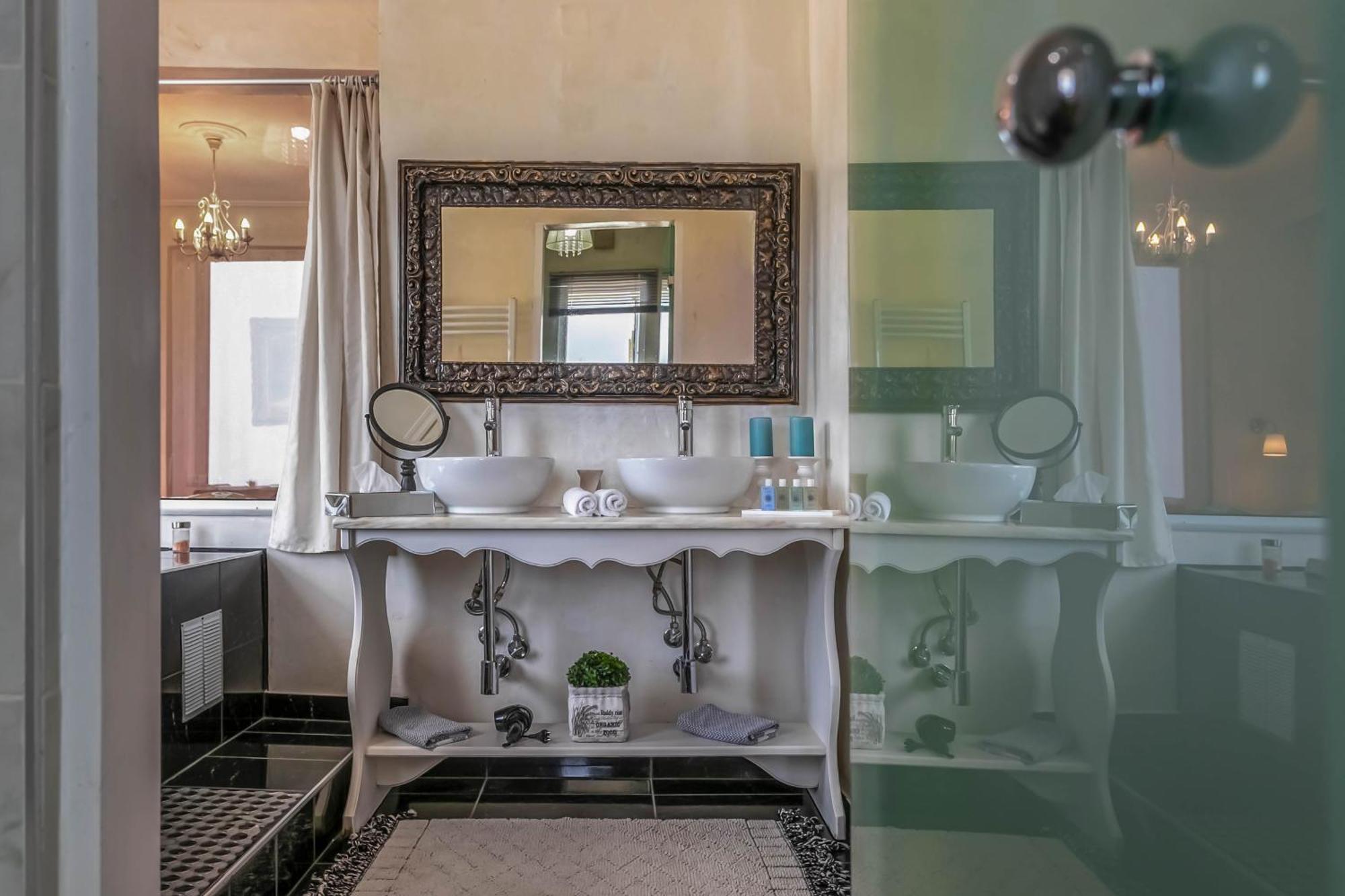 Panorama Suites & Spa - Adults Only Stomion  Room photo