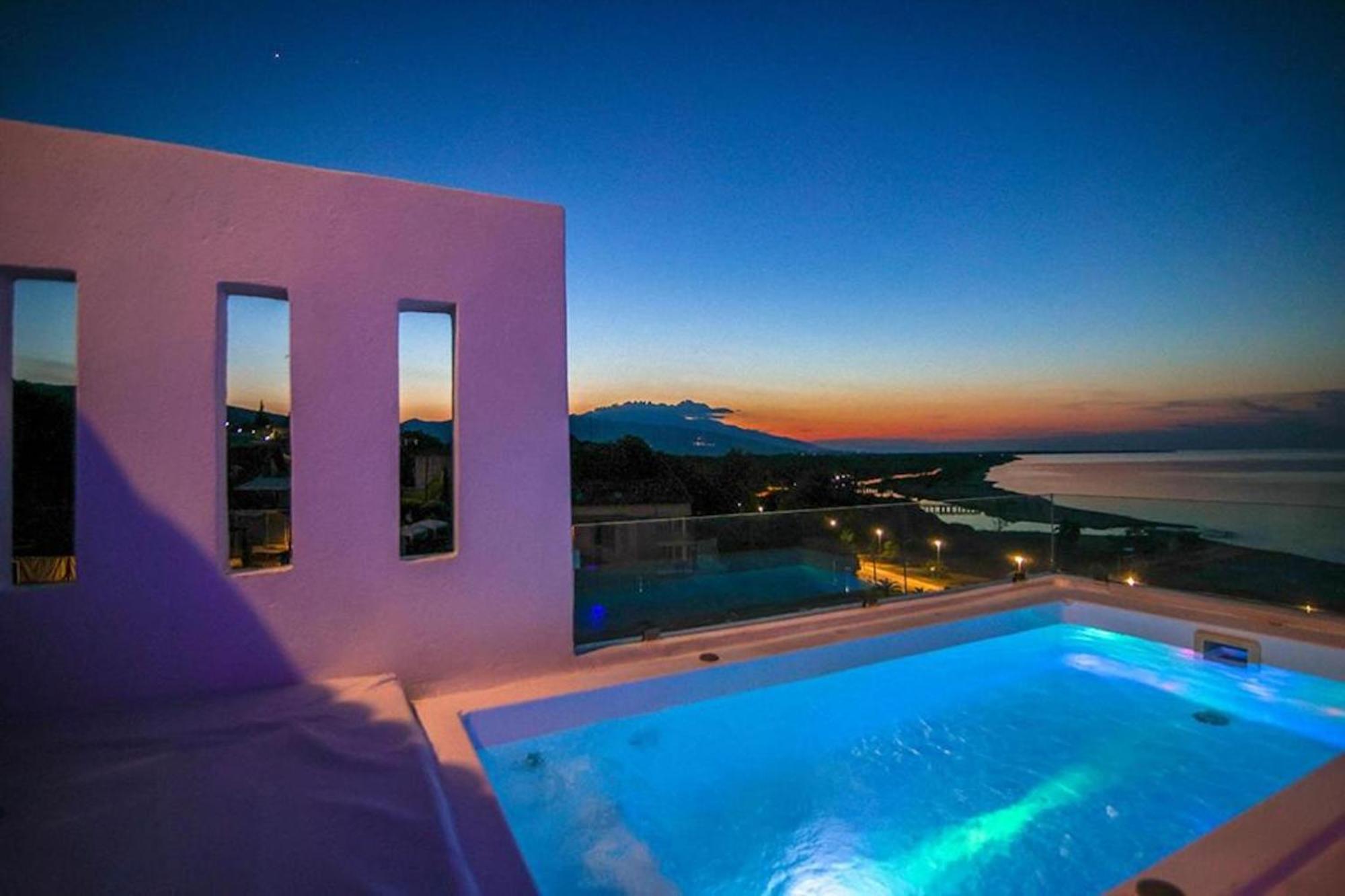 Panorama Suites & Spa - Adults Only Stomion  Room photo